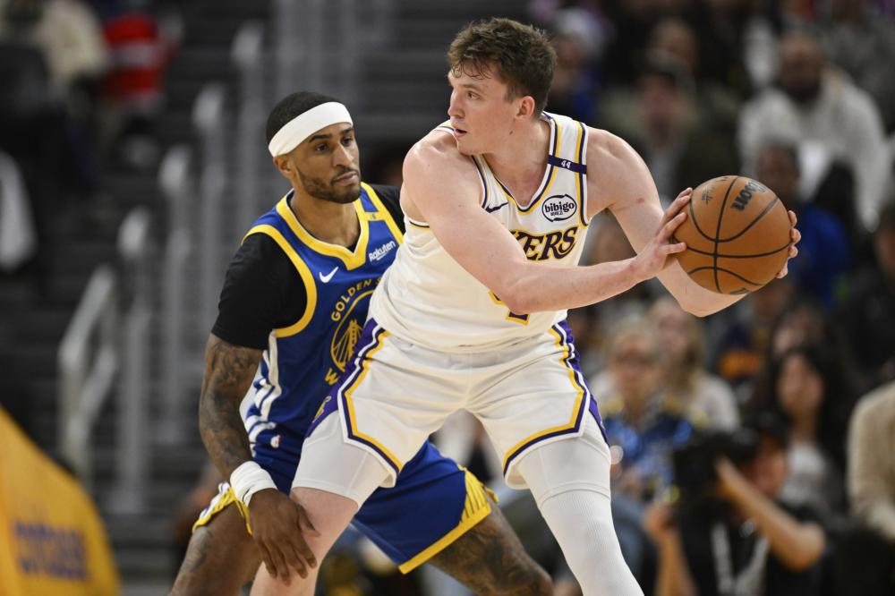 鲜明反差 鲜明反差